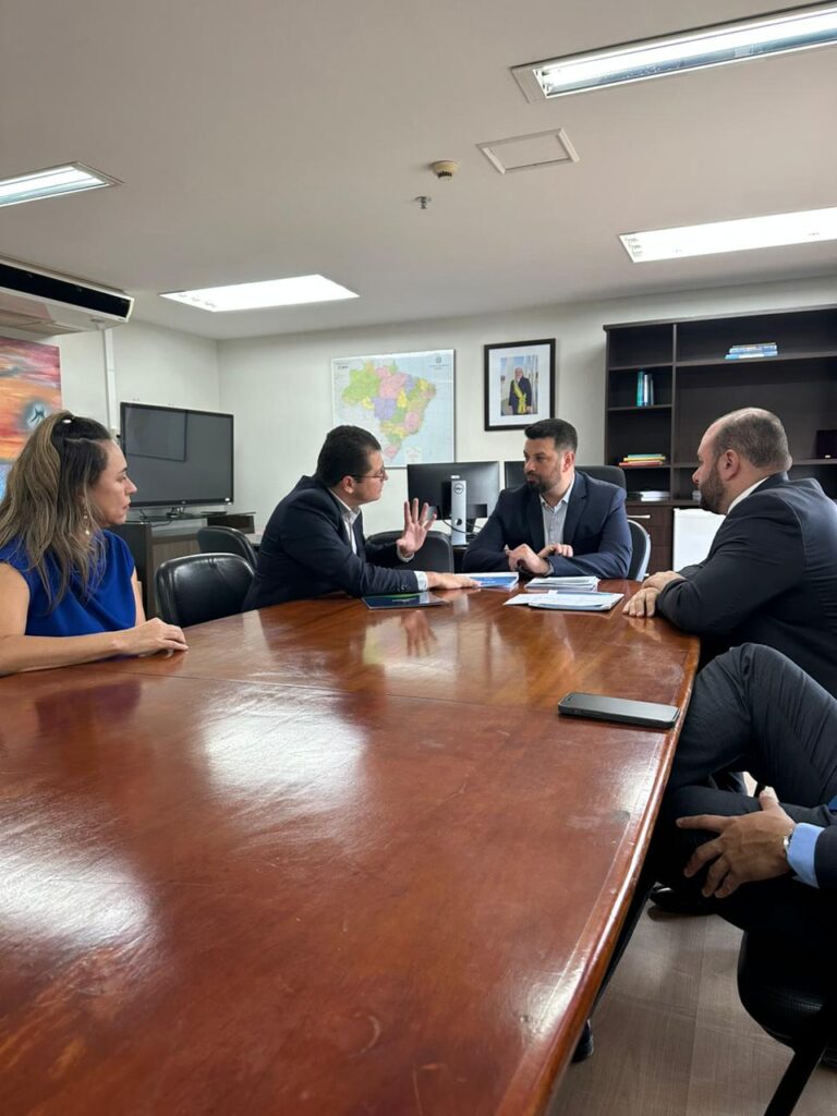 Governo do Amazonas busca apoio do Ministério das Cidades para o saneamento básico no interior