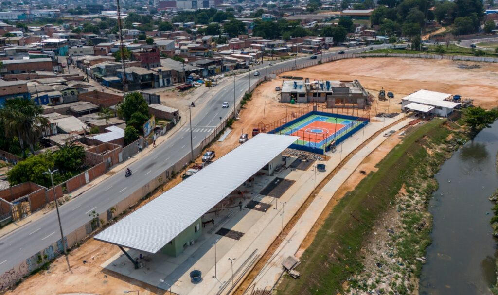 Obras avançam em segunda etapa do parque Amazonino Mendes