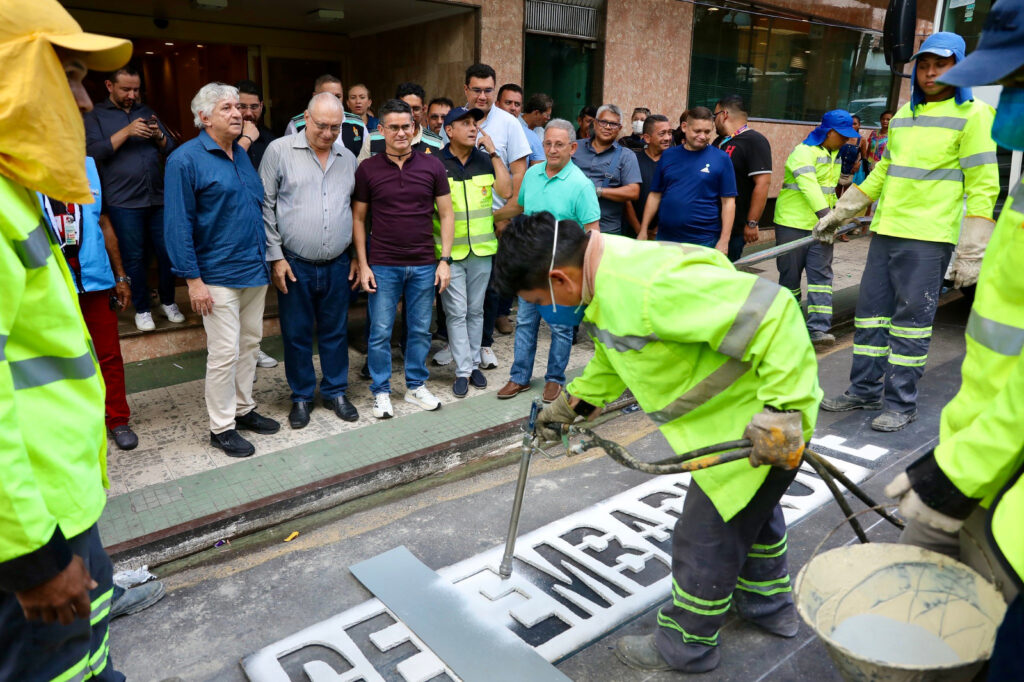 Prefeitura de Manaus desenvolve projetos de banheiros e sinalização da matriz