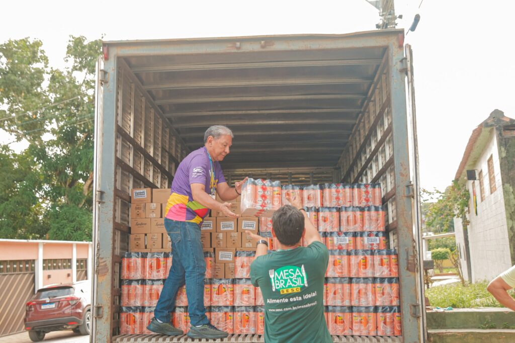 Sesc Mesa Brasil e SC Johnson unem esforços para beneficiar vítimas da seca no Amazonas