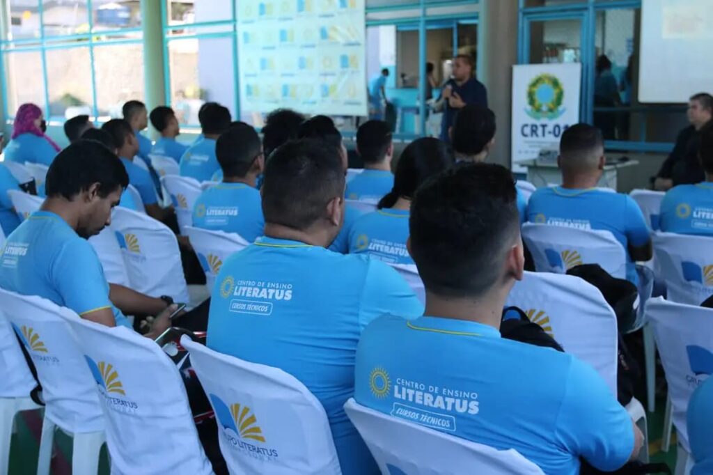 Combate ao alcoolismo é foco de semana de conscientização em centro de ensino de Manaus