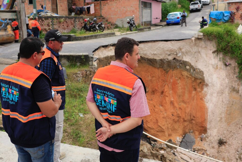 Prefeitura inicia grande obra para conter erosão e recompor via na comunidade Santa Inês