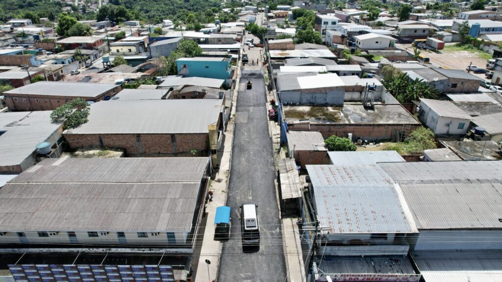 Prefeitura recupera trecho do bairro Cidade de Deus que estava comprometido pelos buracos