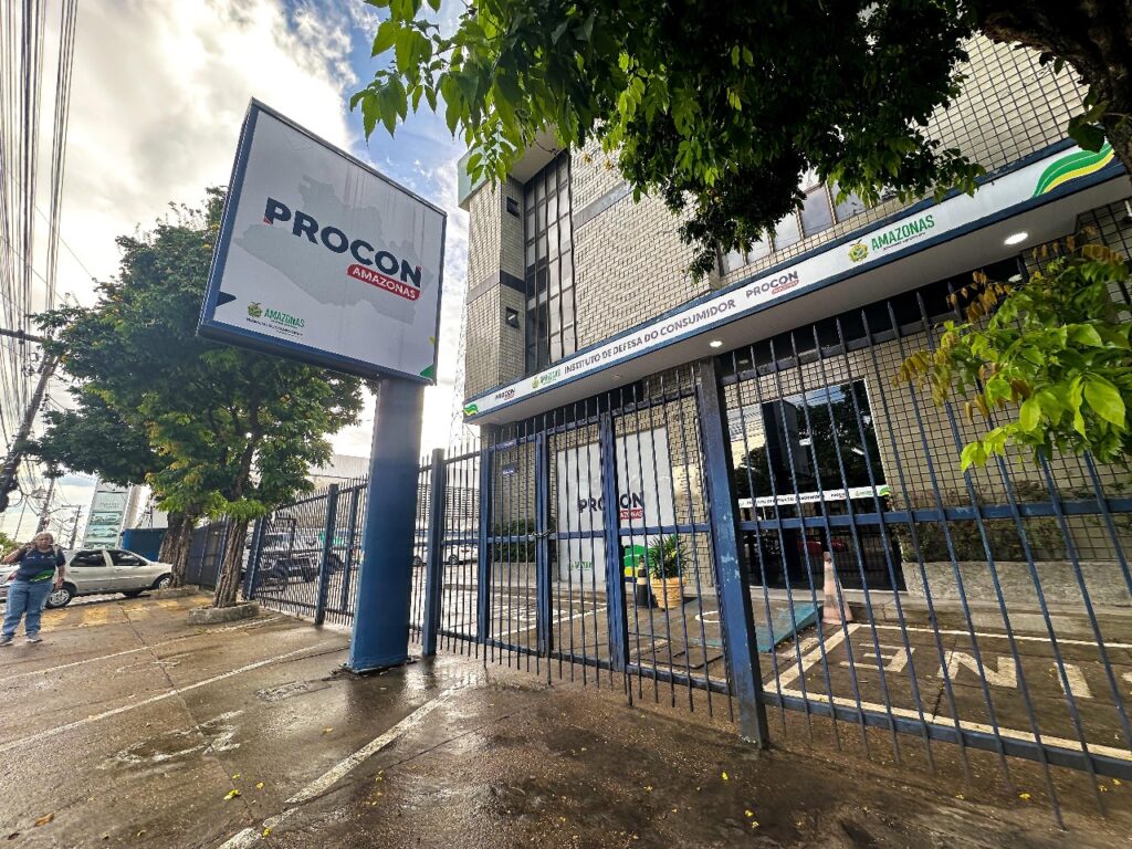 Procon-AM alerta consumidores sobre práticas de discriminação racial nas relações de consumo