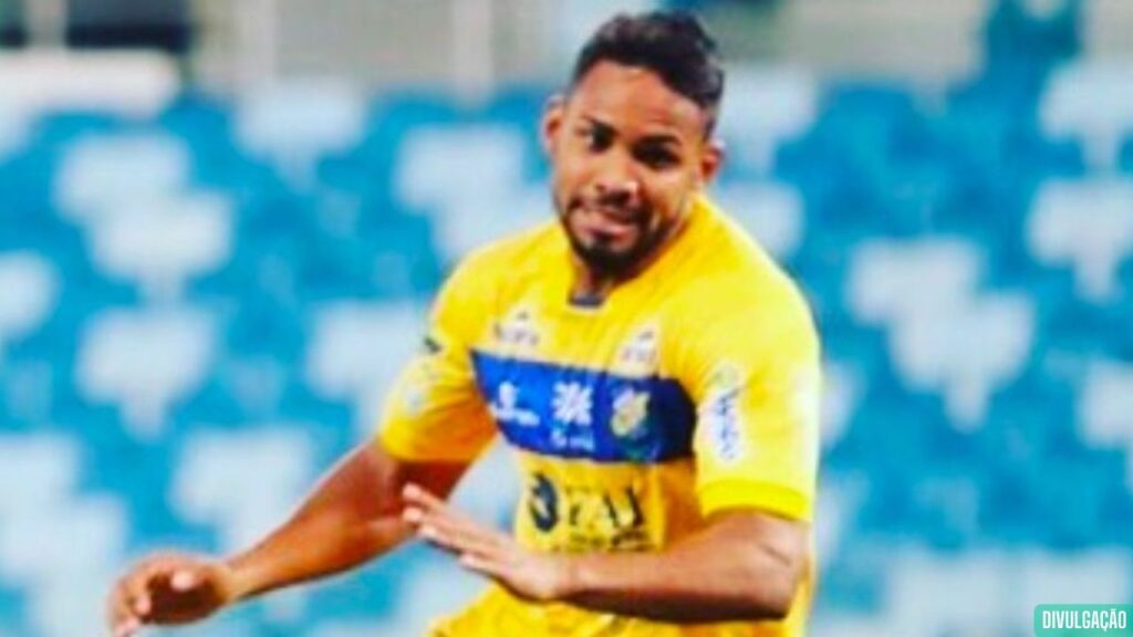 Manaus FC anuncia volante Bosco, ex-Cuiabá e Iporá-GO, para a temporada 2025