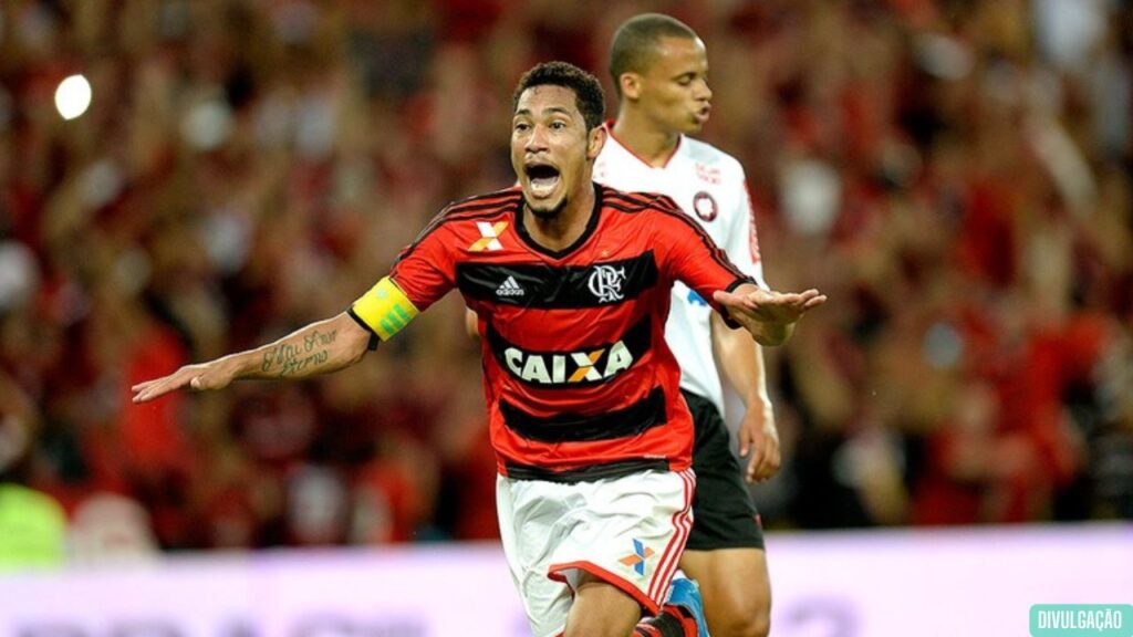Presente de Natal: Nacional anuncia atacante Hernane Brocador para o Barezão 2025