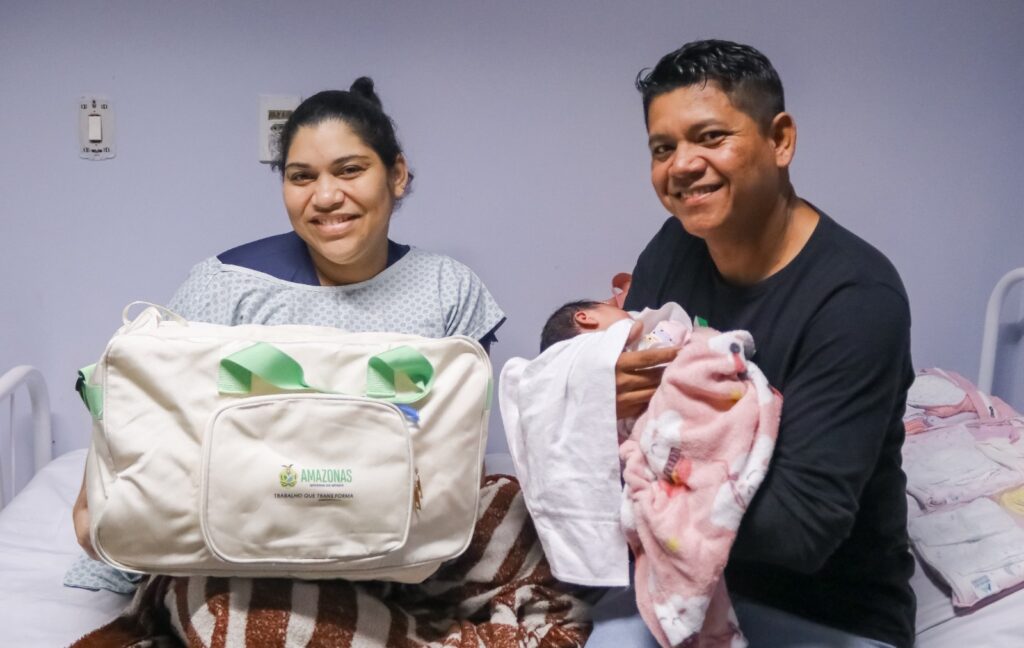 primeiro bebê a nascer em 2025 na rede estadual é uma menina