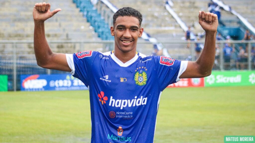 Manaus anuncia atacante Vitinho, ex-Nacional, como quinto reforço para a Série D