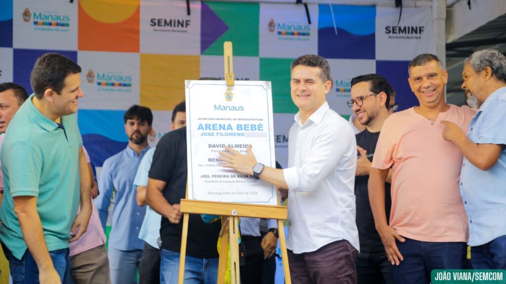 Prefeito David Almeida entrega campo do Bebé revitalizado e reforça compromisso com o esporte e a população de Manaus Prefeito David Almeida entrega campo do Bebé revitalizado e reforça compromisso com o esporte e a população de Manaus