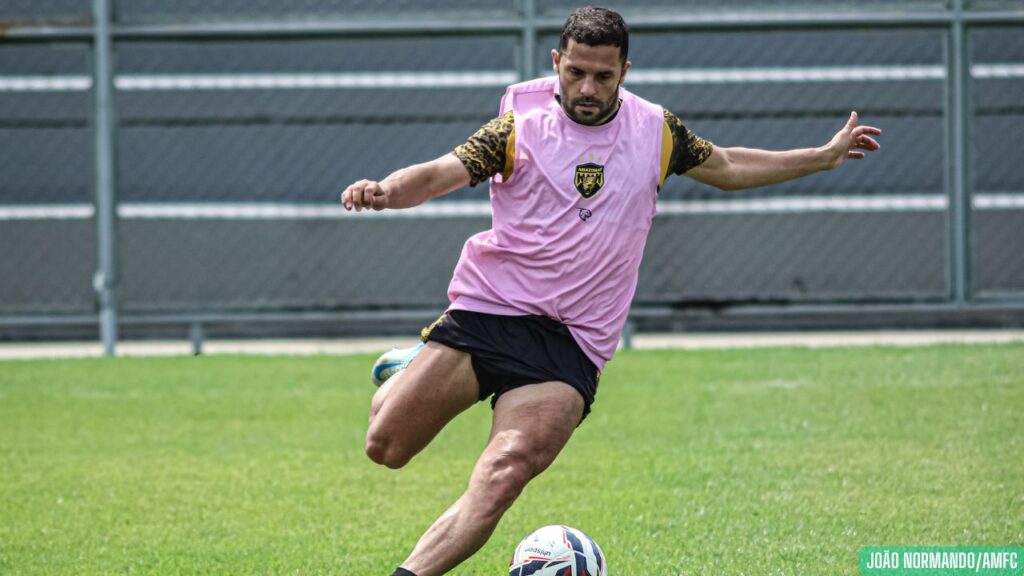 Amazonas FC oficializa contratação do lateral-esquerdo dinamarquês Riza Durmisi para a Série B Amazonas FC oficializa contratação do lateral-esquerdo dinamarquês Riza Durmisi para a Série B