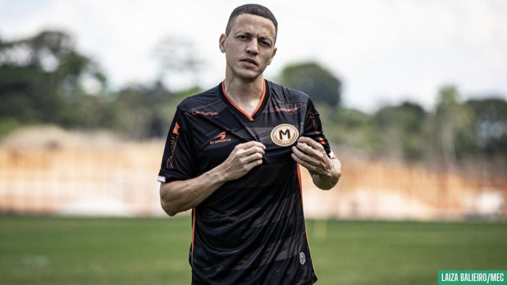 Manauara anuncia meia Robert, ex-Capital-DF e Aparecidense-GO, para a sequência da Série D Manauara anuncia meia Robert, ex-Capital-DF e Aparecidense-GO, para a sequência da Série D