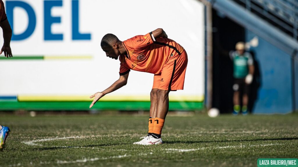 Vitinho chega ao quarto gol pelo Manauara e quer manutenção da liderança na última rodada da Série D Vitinho chega ao quarto gol pelo Manauara e quer manutenção da liderança na última rodada da Série D