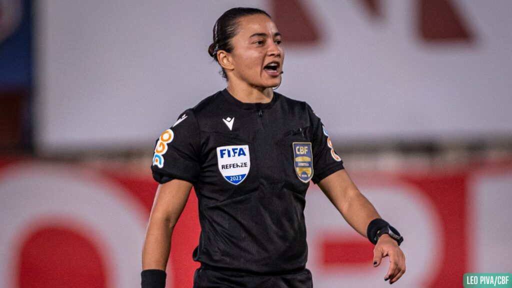 Avaí x Amazonas, pela Série B, terá a árbitra FIFA Edina Alves Batista no apito
