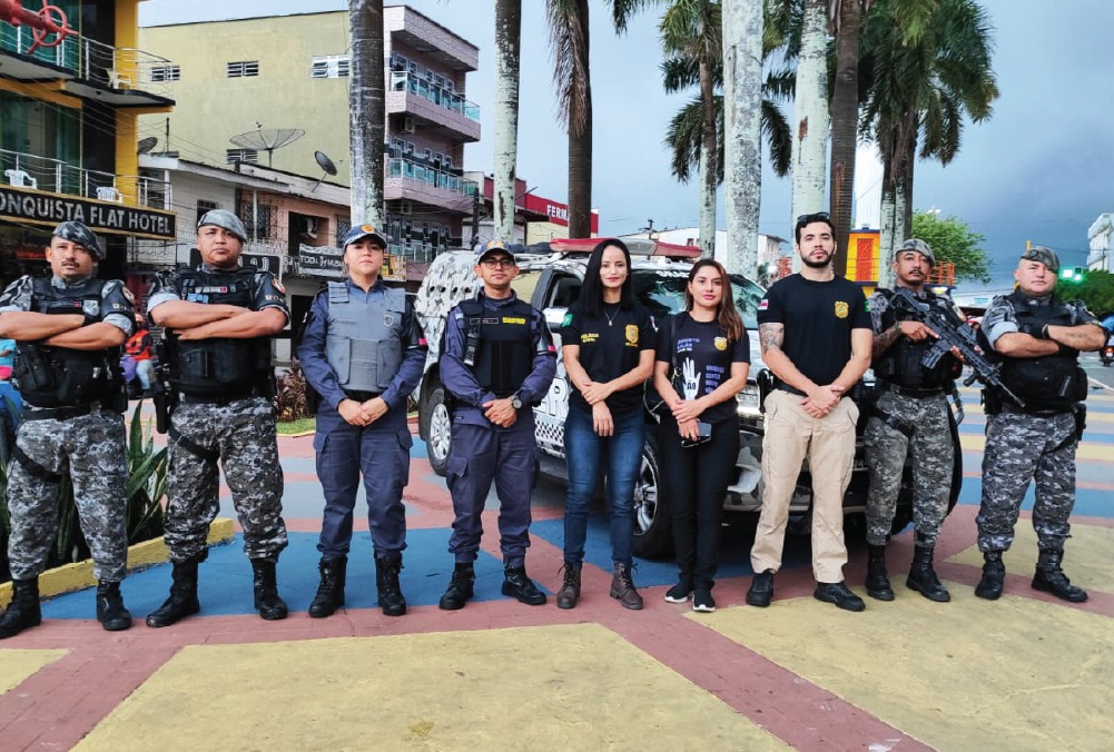 em Coari, Polícias Civil e Militar realizam ação preventiva de panfletagem contra a violência doméstica – Polícia Civil do AM em Coari, Polícias Civil e Militar realizam ação preventiva de panfletagem contra a violência doméstica – Polícia Civil do AM