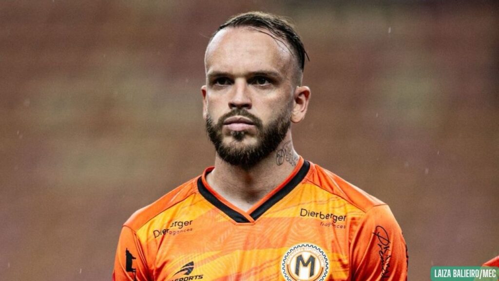 Lateral Caio Ribeiro renova contrato e vai para a terceira temporada seguida no Manauara Lateral Caio Ribeiro renova contrato e vai para a terceira temporada seguida no Manauara
