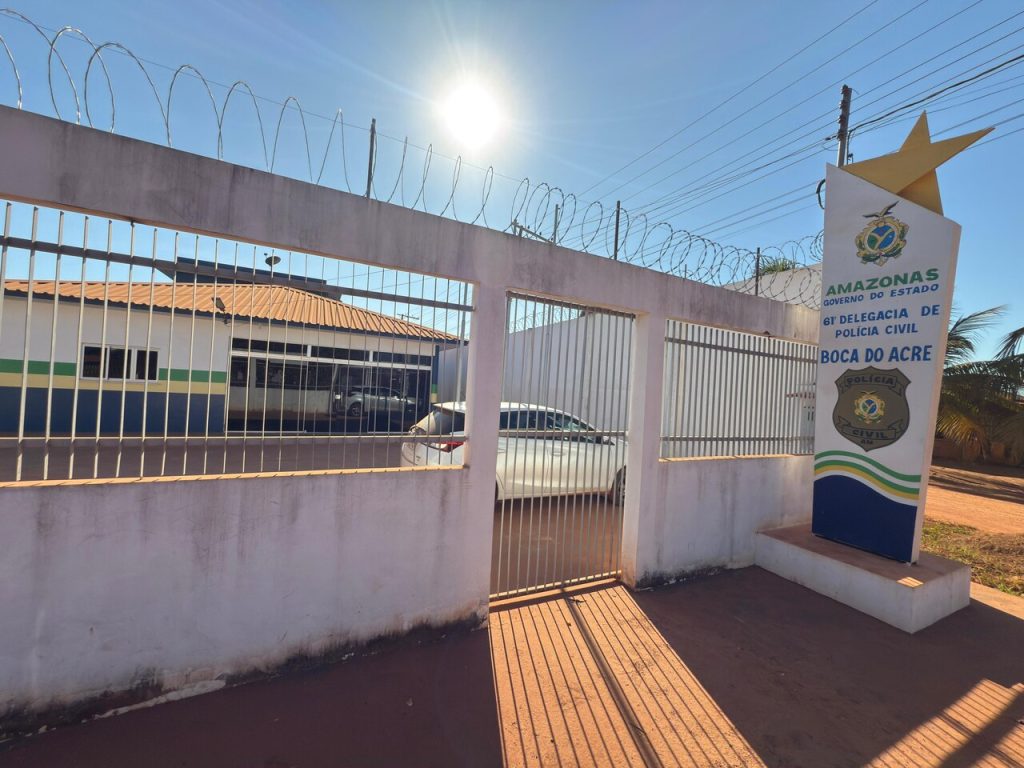 PC-AM prende homem por ocultação de cadáver da ex-companheira e posse ilegal de arma de fogo em Boca do Acre – Polícia Civil do AM PC-AM prende homem por ocultação de cadáver da ex-companheira e posse ilegal de arma de fogo em Boca do Acre – Polícia Civil do AM