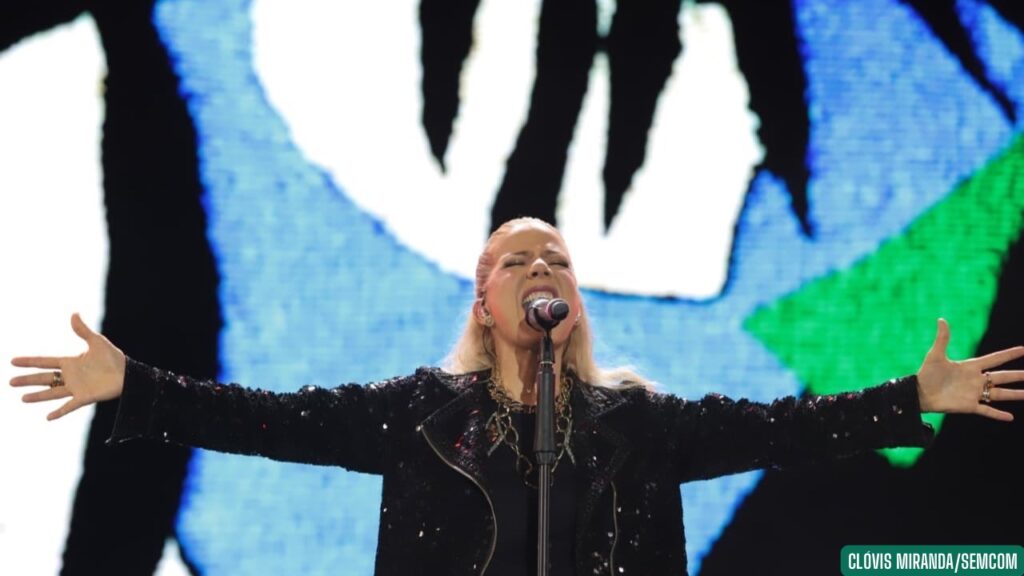 Paula Toller, MC Livinho e DubDogz encerram terceiro e último dia do #Sou Manaus no palco Alfândega Paula Toller, MC Livinho e DubDogz encerram terceiro e último dia do #Sou Manaus no palco Alfândega