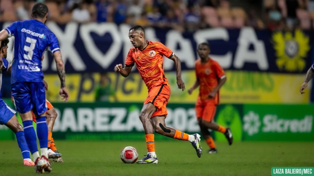 Zagueiro Diego Clemente renova e segue para quarta temporada no Manauara Zagueiro Diego Clemente renova e segue para quarta temporada no Manauara