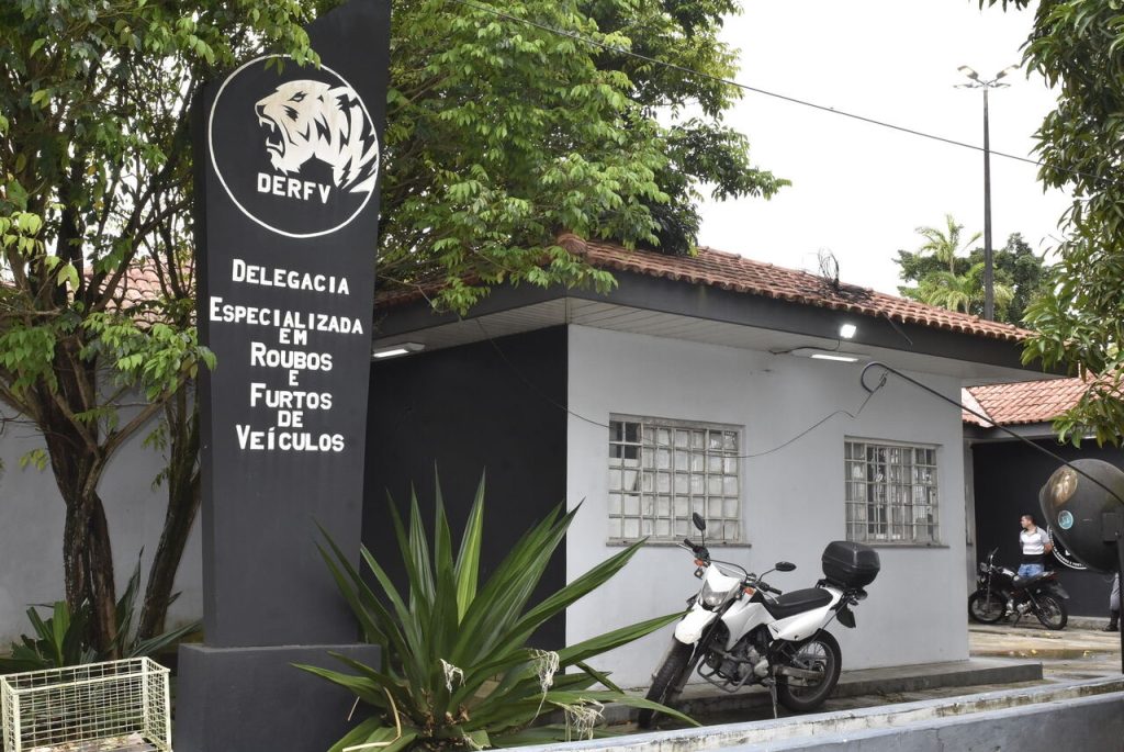 PC-AM prende homem envolvido em furto qualificado de três motocicletas no bairro Compensa – Polícia Civil do AM PC-AM prende homem envolvido em furto qualificado de três motocicletas no bairro Compensa – Polícia Civil do AM