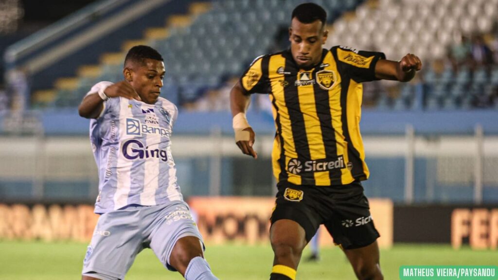 Amazonas FC busca virada, mas sofre empate do Paysandu no fim e decreta rebaixamento à Série C Amazonas FC busca virada, mas sofre empate do Paysandu no fim e decreta rebaixamento à Série C