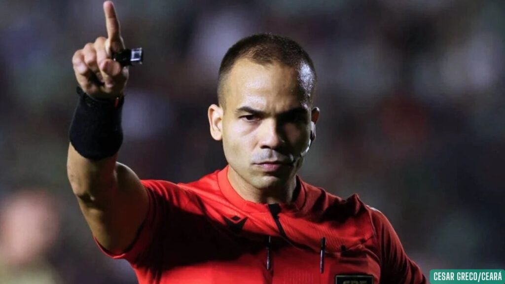 Arbitragem: Alex Gomes Stefano, do RJ, comanda Paysandu x Amazonas, pela Série B Arbitragem: Alex Gomes Stefano, do RJ, comanda Paysandu x Amazonas, pela Série B