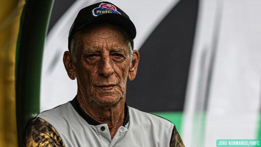 De volta: Aderbal Lana reassume o comando técnico do Amazonas FC nas partidas finais da Série B De volta: Aderbal Lana reassume o comando técnico do Amazonas FC nas partidas finais da Série B