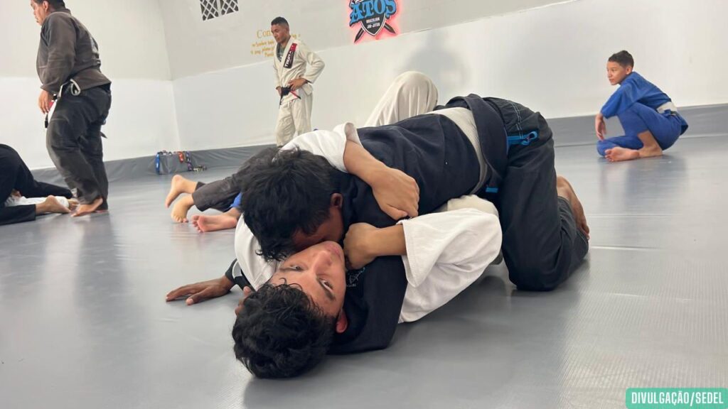 Projeto “Formando Campeões” abre mais de 200 vagas para aulas gratuitas de jiu-jítsu em Manaus Projeto "Formando Campeões" abre mais de 200 vagas para aulas gratuitas de jiu-jítsu em Manaus