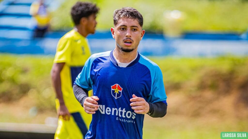 São Raimundo oficializa meia Vinícius Mendes, ex-Fast e Parintins, para 2026 São Raimundo oficializa meia Vinícius Mendes, ex-Fast e Parintins, para 2026