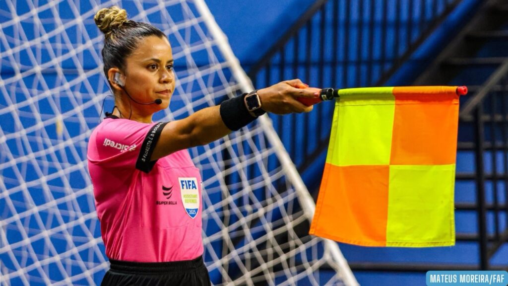 Amazonense Anne Kesy entra para o primeiro quadro profissional da arbitragem da CBF Amazonense Anne Kesy entra para o primeiro quadro profissional da arbitragem da CBF