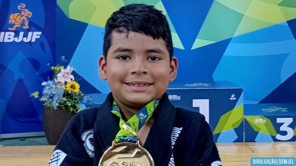 Amazonense conquista ouro no Sul-Americano de Jiu-Jitsu Criança 2026 com apoio do programa "Manaus Olímpica"