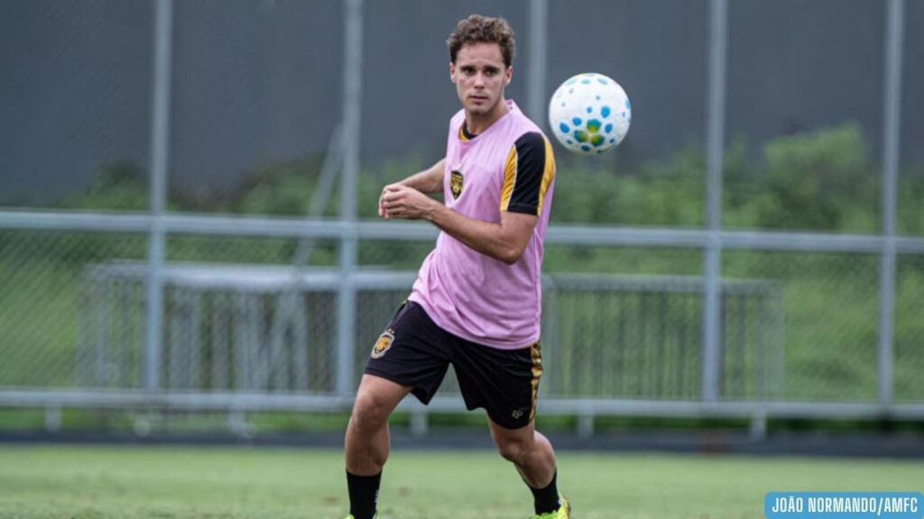 Bernardo Paias destaca oportunidade no Amazonas: “Trabalhar muito para ajudar o clube” Bernardo Paias destaca oportunidade no Amazonas: "Trabalhar muito para ajudar o clube"