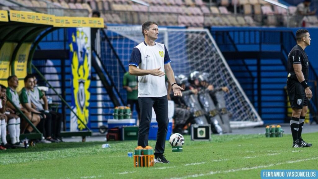 Nacional anuncia acordo para saída do técnico Gerson Gusmão Nacional anuncia acordo para saída do técnico Gerson Gusmão