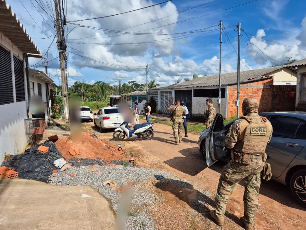 PC-AM divulga imagens de dois homens procurados por roubar R$ 500 mil de farmácia, em Boca do Acre – Polícia Civil do AM PC-AM divulga imagens de dois homens procurados por roubar R$ 500 mil de farmácia, em Boca do Acre – Polícia Civil do AM
