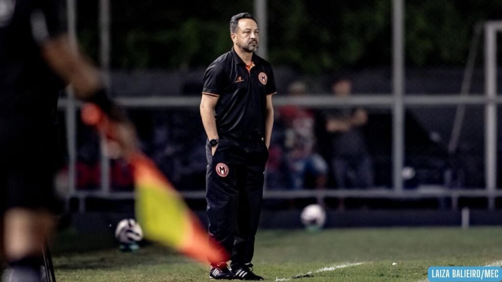 Paulinho Kobayashi destaca adaptação tática do Manauara após empate contra o Amazonas: “Cada jogo é uma história” Paulinho Kobayashi destaca adaptação tática do Manauara após empate contra o Amazonas: “Cada jogo é uma história”