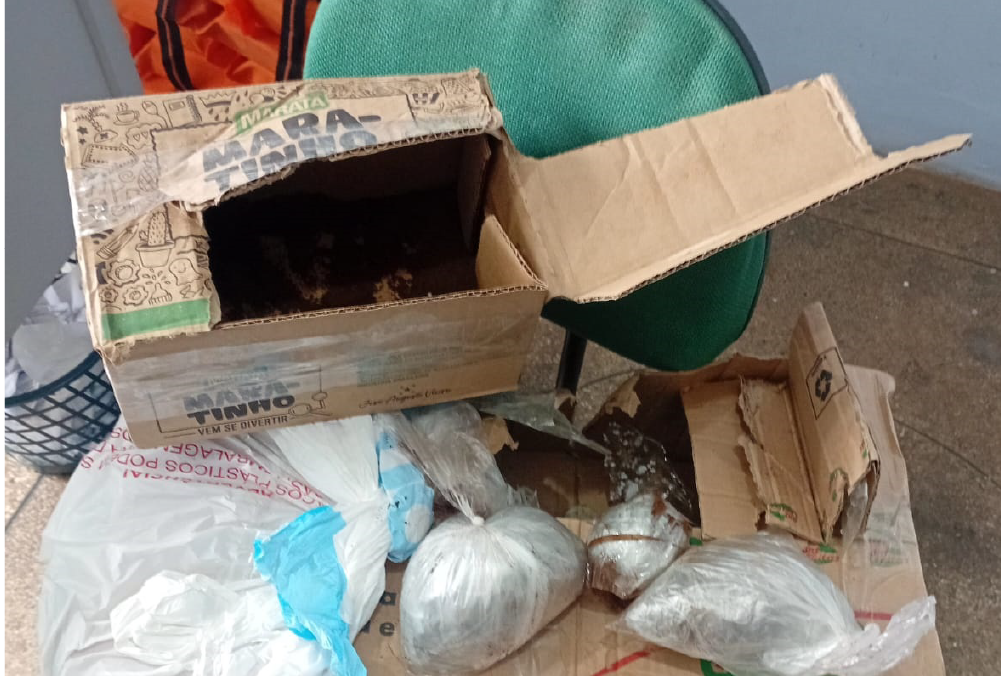 Polícias Civil e Militar prendem homem com maconha do tipo skunk em embarcação em Nhamundá – Polícia Civil do AM Polícias Civil e Militar prendem homem com maconha do tipo skunk em embarcação em Nhamundá – Polícia Civil do AM
