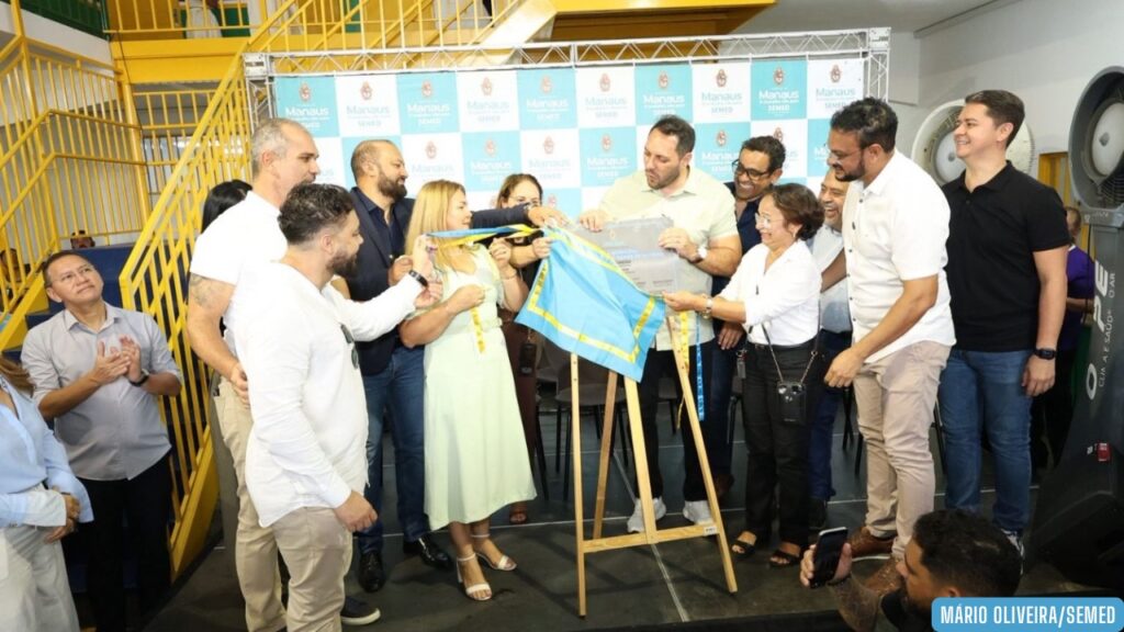 Prefeitura de Manaus inaugura as escolas municipais Manoel Ferreira Marques e Erivonaldo Nunes de Oliveira