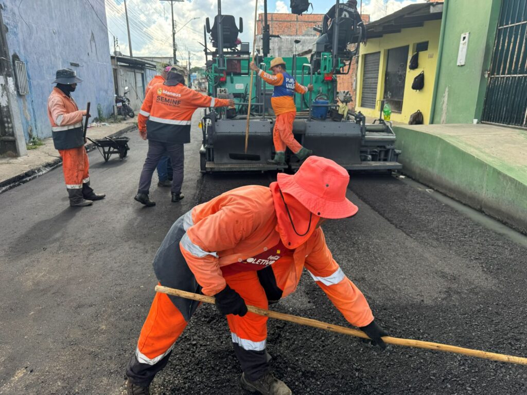 Prefeitura de Manaus contempla via na zona Leste Prefeitura de Manaus contempla via na zona Leste