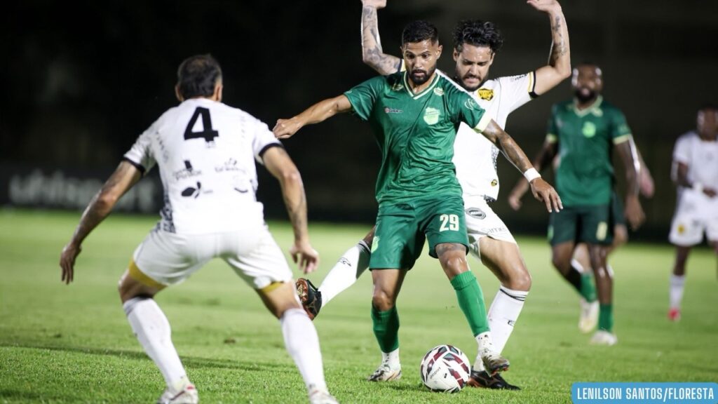 Amazonas perde para o Floresta-CE por 3 a 2 e acumula segunda derrota seguida na Série C Amazonas perde para o Floresta-CE por 3 a 2 e acumula segunda derrota seguida na Série C