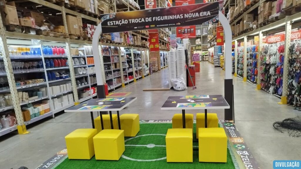 Espaço itinerante do Super Nova Era fortalece tradição da troca de figurinhas da Copa do Mundo Espaço itinerante do Super Nova Era fortalece tradição da troca de figurinhas da Copa do Mundo