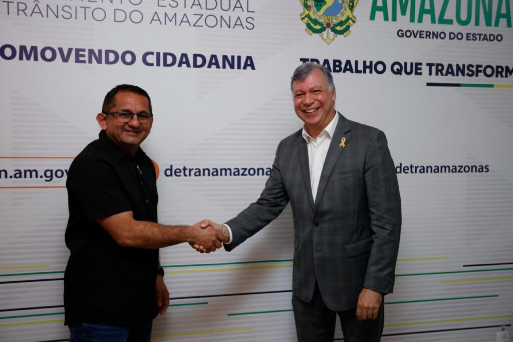 Honda renova parceria com Detran-AM para reforçar ações de segurança no trânsito Representantes da Honda e do Detran-AM durante renovação de parceria em Manaus