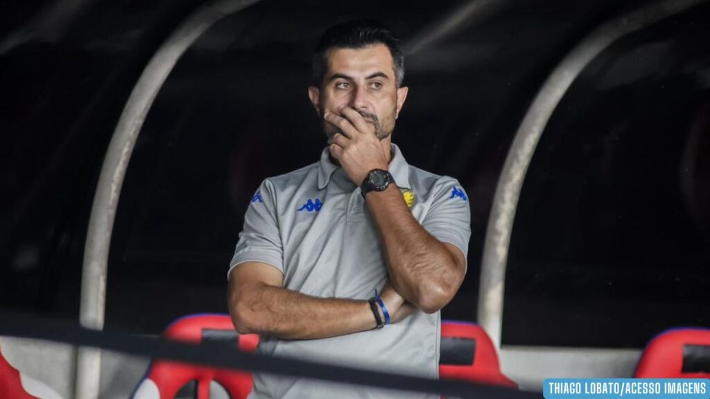 Júlio César destaca força do elenco após vitória do Nacional e projeta final da Copa Norte Júlio César destaca força do elenco após vitória do Nacional e projeta final da Copa Norte