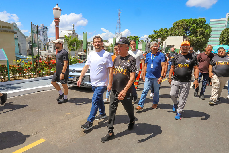 Prefeito Renato Junior acompanha operação especial no cemitério São João Batista no Dia das Mães Prefeito Renato Junior acompanha operação especial no cemitério São João Batista no Dia das Mães