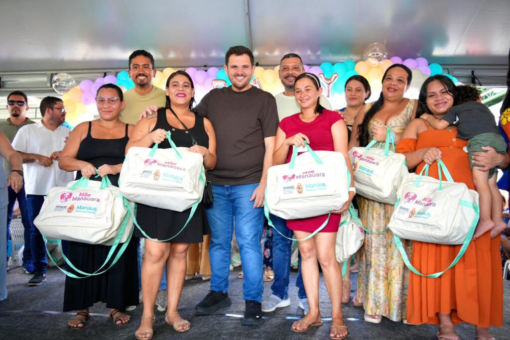 Prefeito realiza maior entrega do programa ‘Mãe Manauara’ Assistência