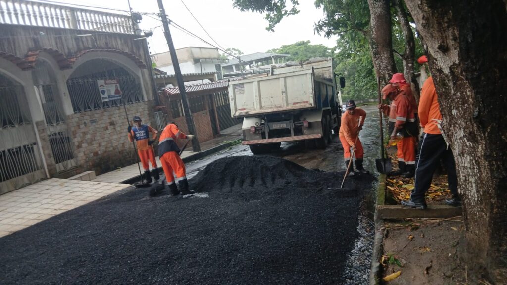 Prefeitura avança com recuperação asfáltica no bairro Flores
