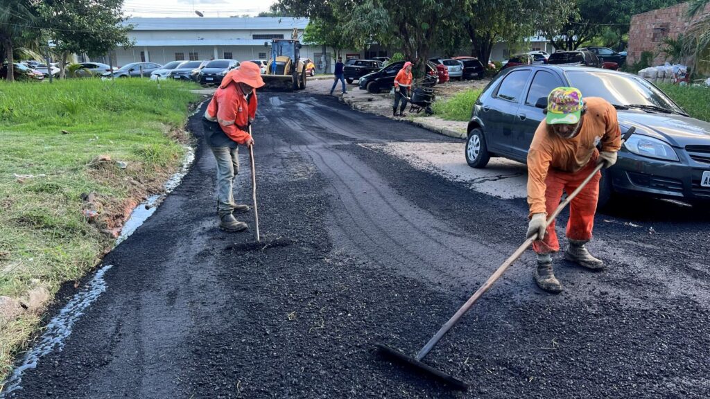 Prefeitura de Manaus amplia frentes de recuperação asfáltica