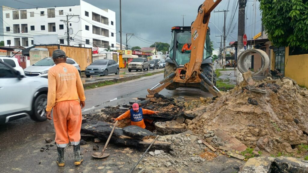 Prefeitura de Manaus atua em pronta resposta Prefeitura de Manaus atua em pronta resposta