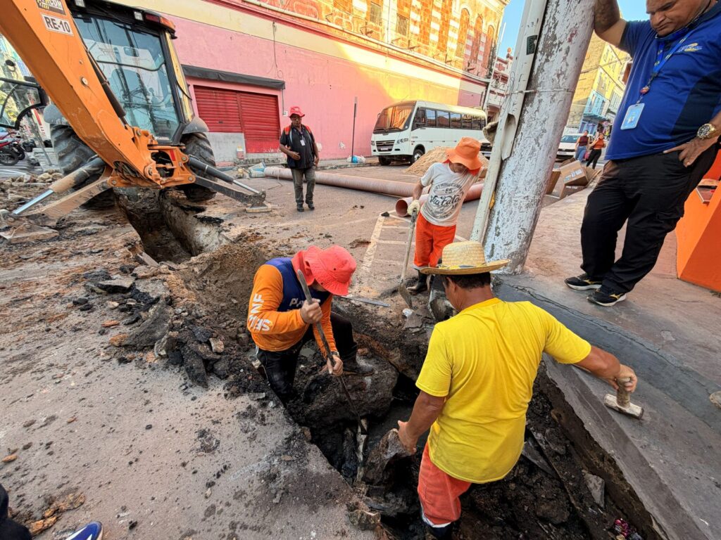 Prefeitura de Manaus implanta nova rede de drenagem no Centro