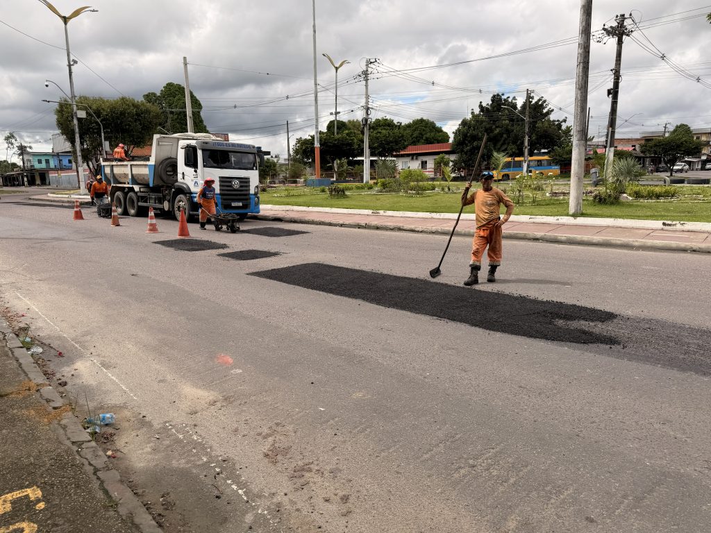 Prefeitura de Manaus intensifica operação ‘Tapa-Buracos’ na zona Norte e recupera corredor viário no Cidade de Deus Prefeitura de Manaus intensifica operação ‘Tapa-Buracos’ na zona Norte e recupera corredor viário no Cidade de Deus