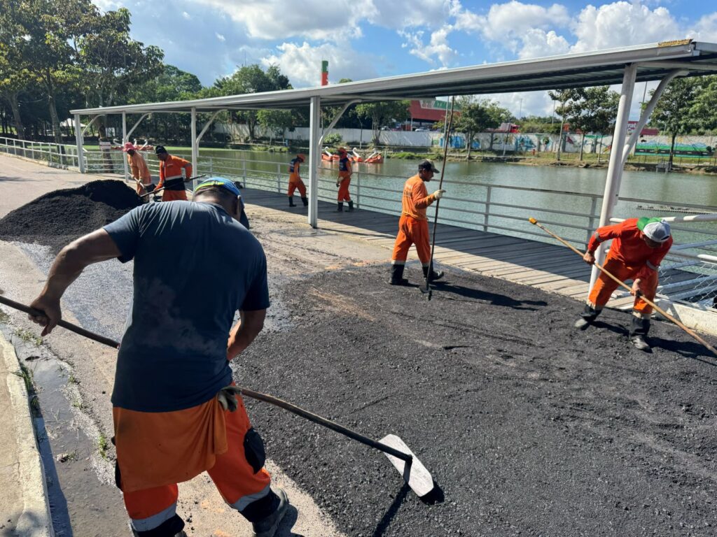 Prefeitura de Manaus leva asfalto à lagoa do Japiim Prefeitura de Manaus leva asfalto à lagoa do Japiim