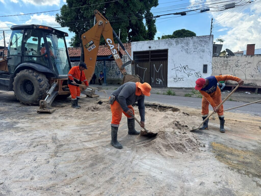 Prefeitura recupera drenagem profunda no bairro da Paz